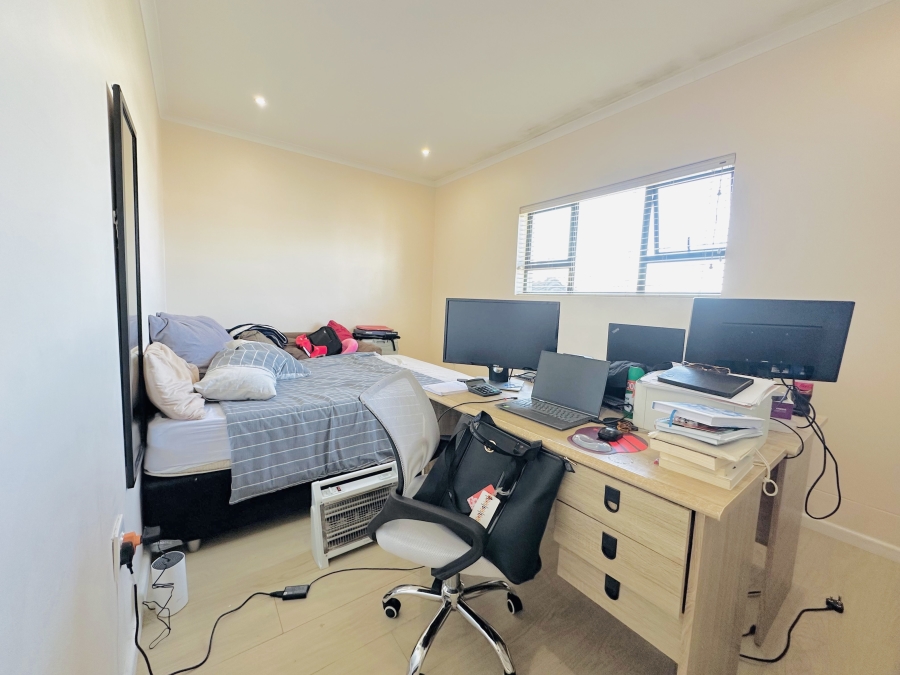 4 Bedroom Property for Sale in Parklands North Western Cape